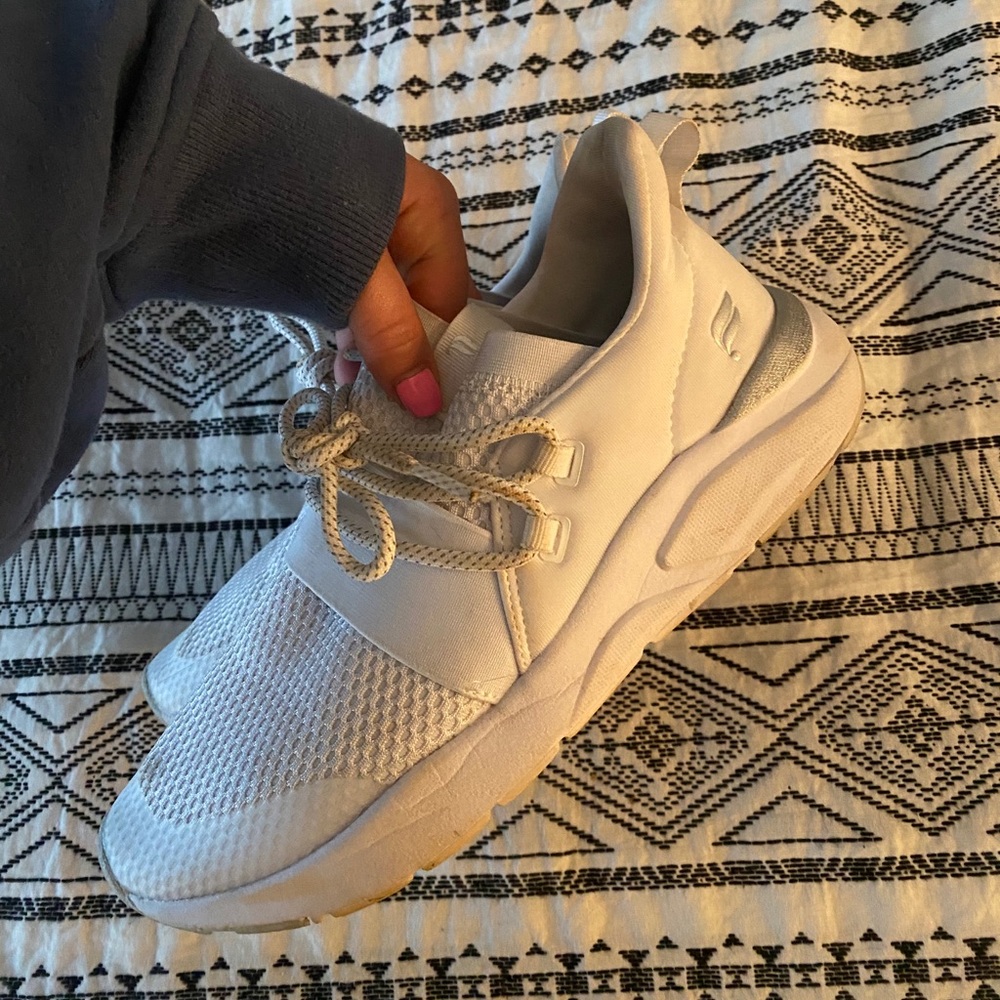 7.5 White Fabletics  Slip-on Tennis Shoes